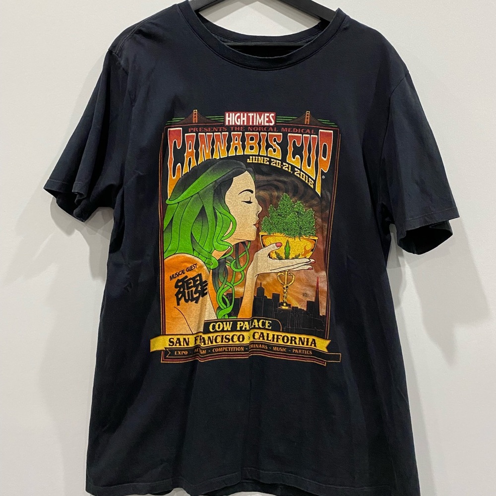 Black Tshirt Cannabis Cup High Times Size XL Fits Like A Large